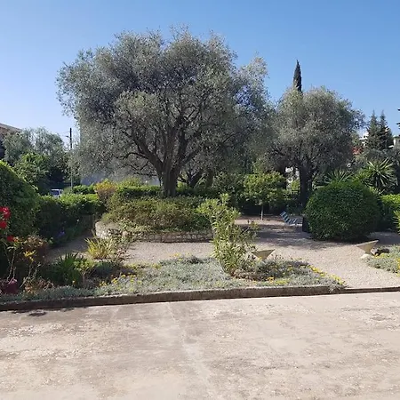 Apartment 4 Pieces Vue Jardin Calme En
